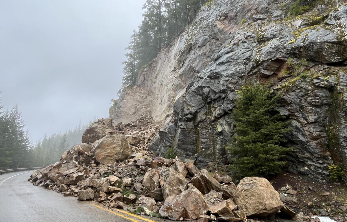 north cascades highway landslide emergency repairs WSDOT