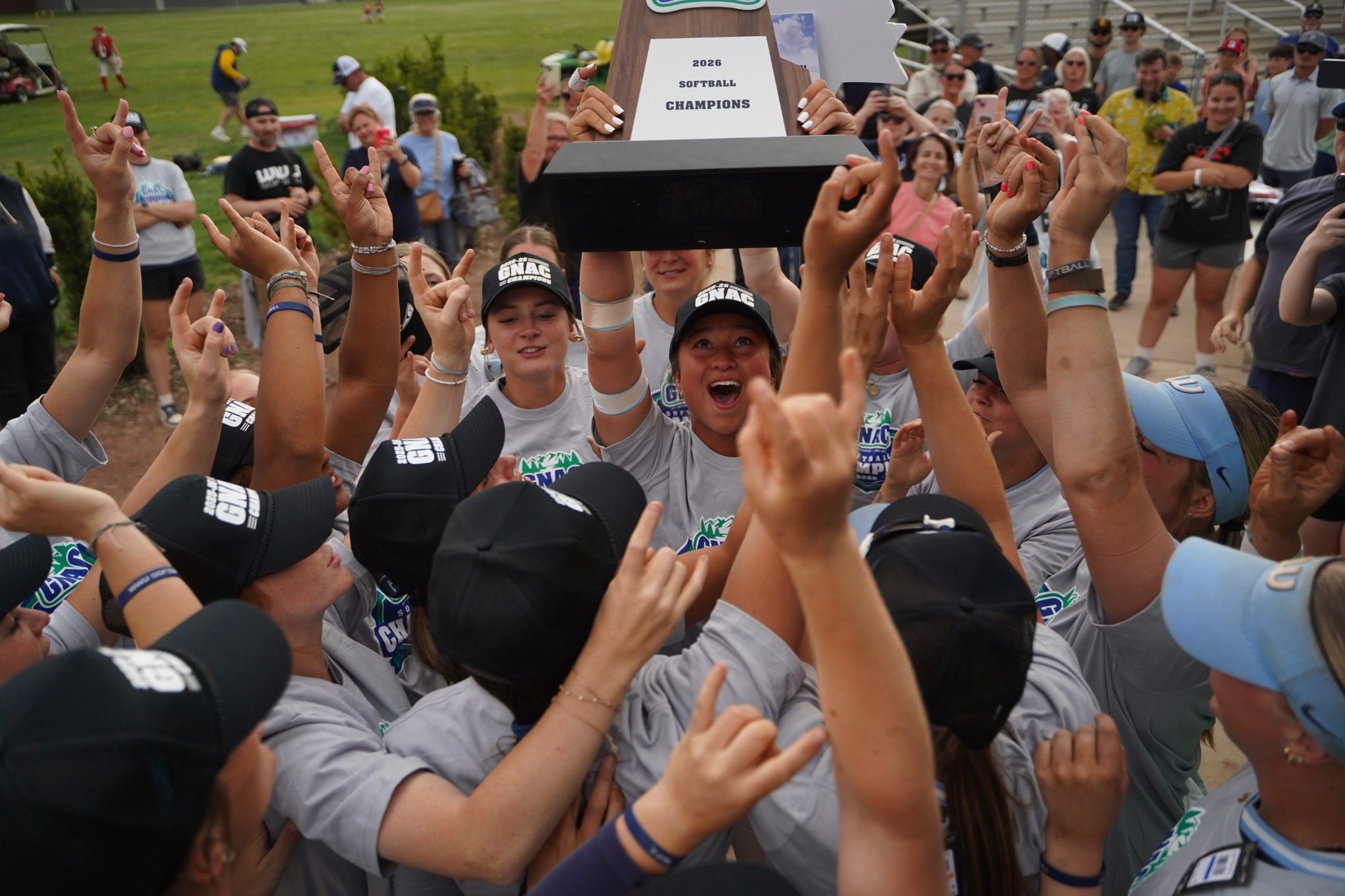 wwu softball vikings